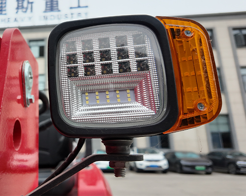 Kompakti nivelpyöräkuormaaja