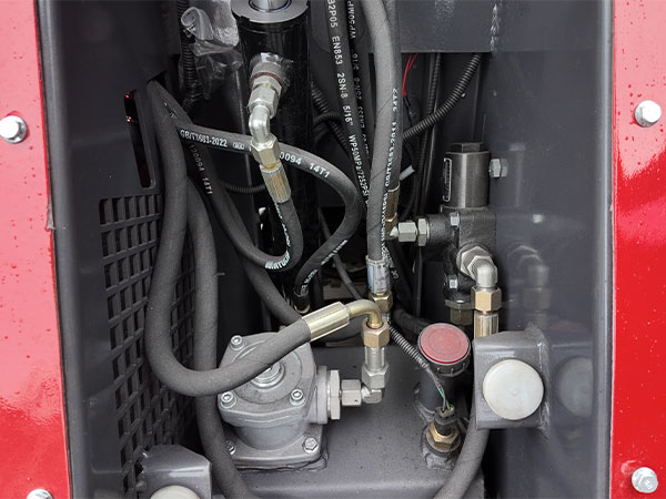 Satılık Mini Ön Yükleyici Satılık Mini Ön Yüklemeli Çim Biçme Makinesi