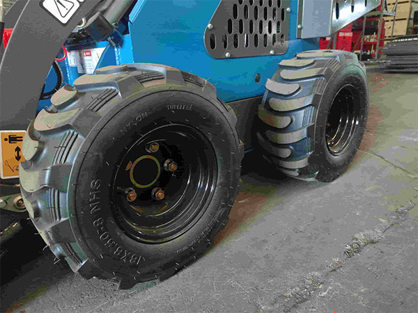 Caricatore articolato compatto