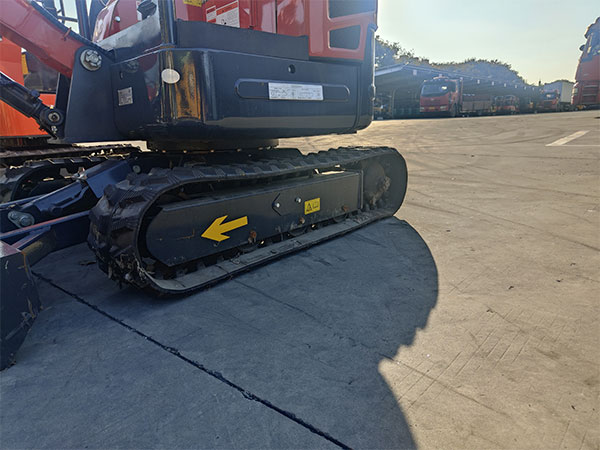 Продажа 1,8-тонного экскаватора