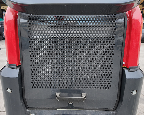 Kompakti nivelpyöräkuormaaja