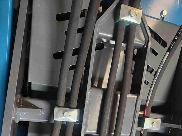 Caricatore articolato compatto