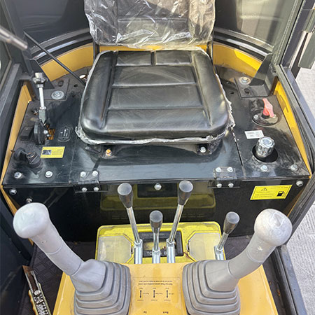 1,3 tonnin kaivinkone