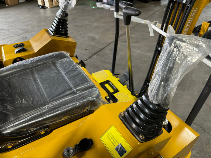 Мини-экскаватор 1,5 тонны